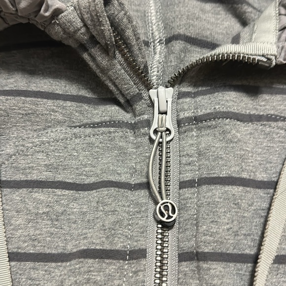 Lululemon Movement Jacket
Cayman Stripe Heathered Medium Grey / Ambient Grey - Picture 10 of 14